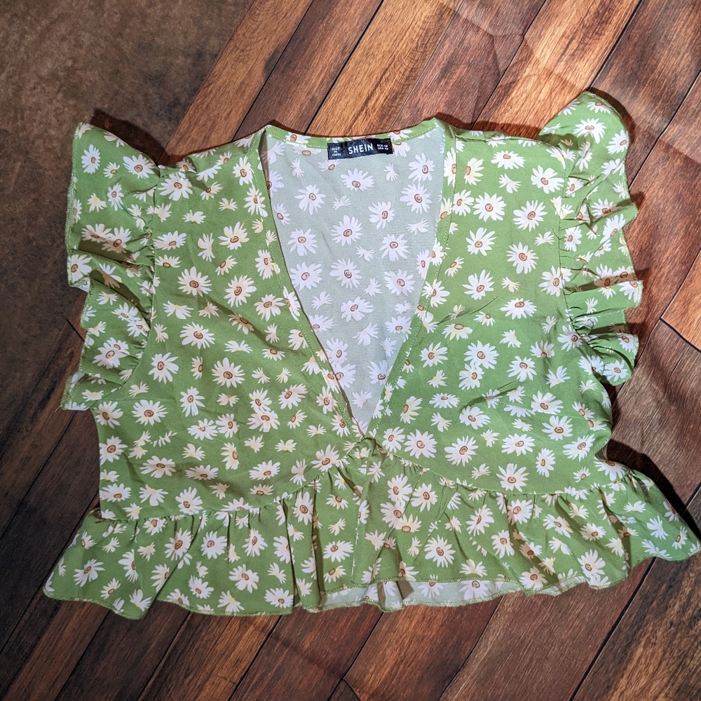 Green Daisy Floral Peplum Crop Top